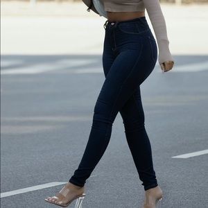 Size 0, Women’s skinny jeans - dark wash